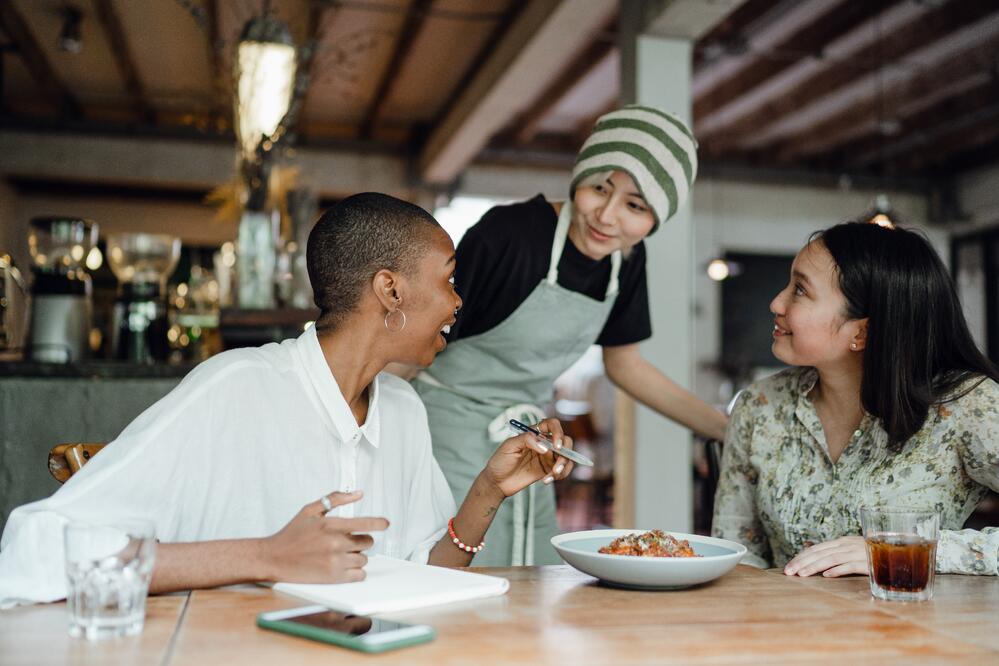 6 Ways to Improve Customer Service in a Retail Store | eduMe