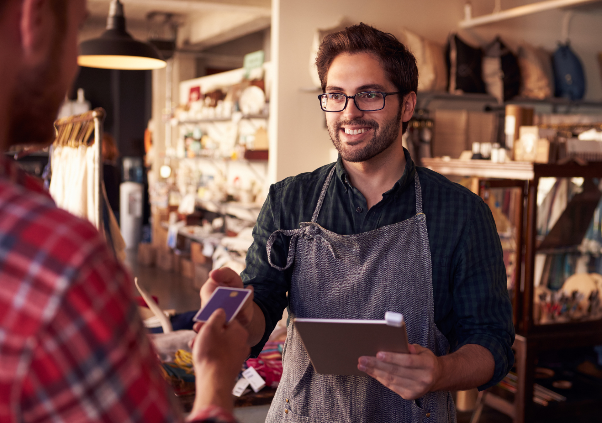 5 Benefits of Online Training for Your Retail Employees